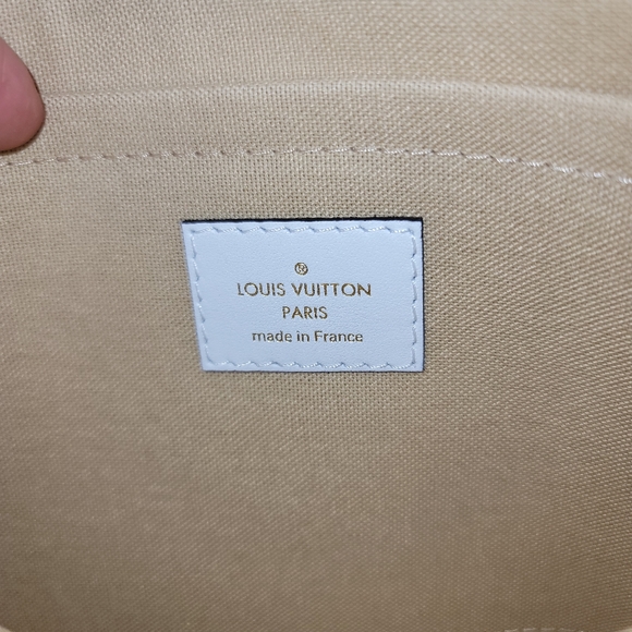 Louis Vuitton Giant White Black Wristlet Pouch from Neverfull MM Giant Khaki Bag - Picture 13 of 17